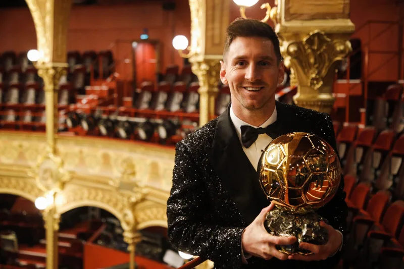 Huyền thoại bóng đá gọi tên cầu thủ Lionel Messi 